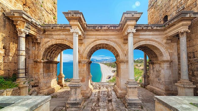Hadrianus Kapısı Antalya